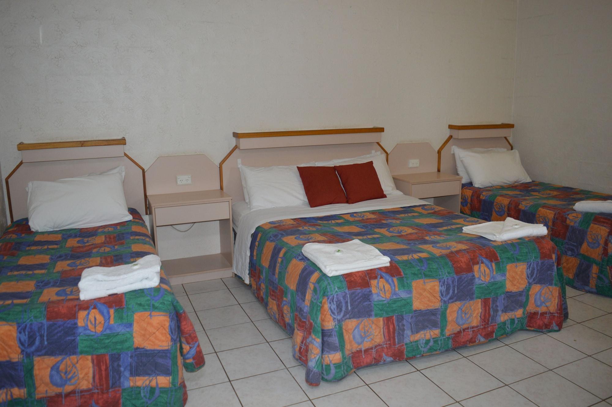 Mid City Motor Inn แกลดสตัน ภายนอก รูปภาพ