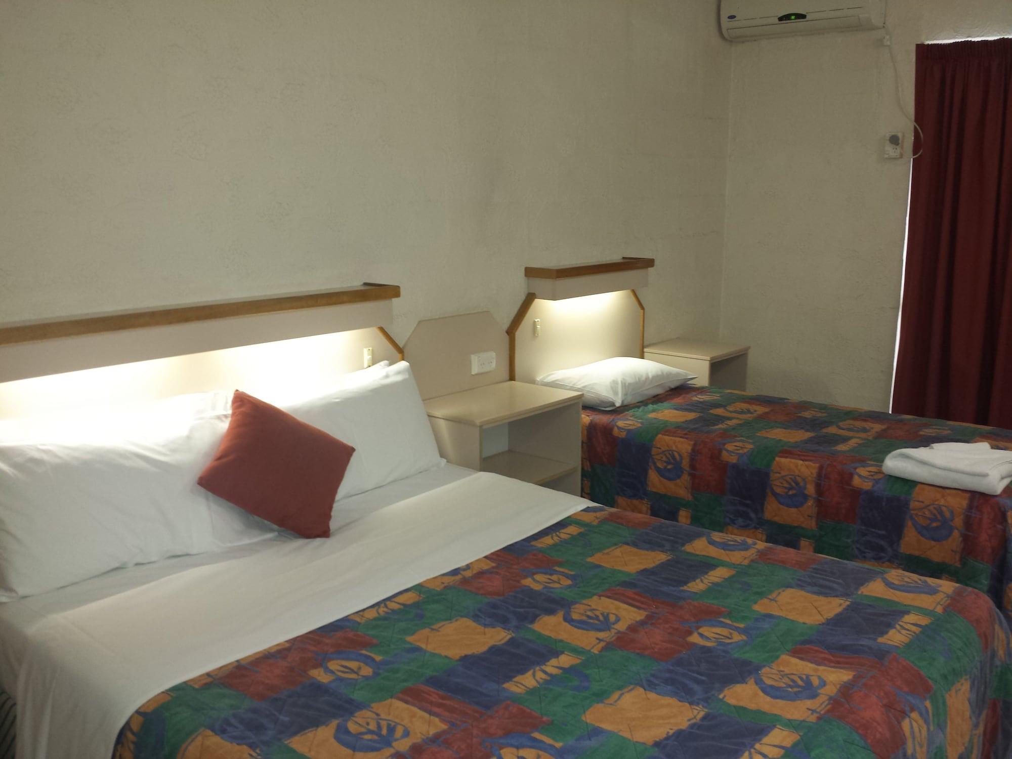 Mid City Motor Inn แกลดสตัน ภายนอก รูปภาพ