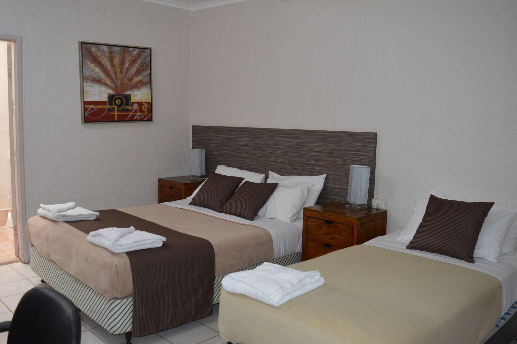 Mid City Motor Inn แกลดสตัน ภายนอก รูปภาพ