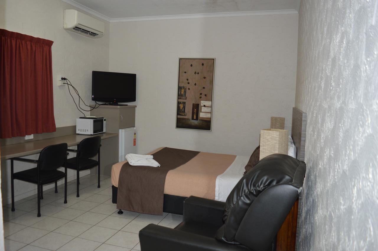 Mid City Motor Inn แกลดสตัน ภายนอก รูปภาพ