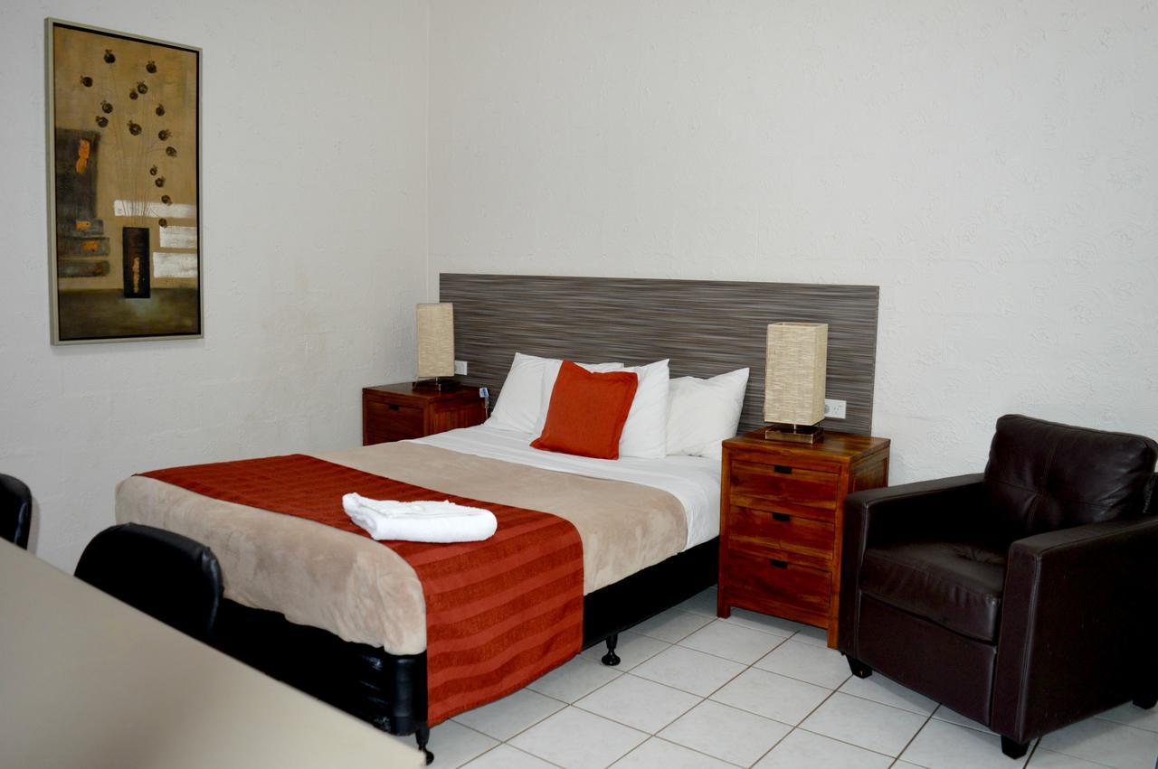 Mid City Motor Inn แกลดสตัน ภายนอก รูปภาพ