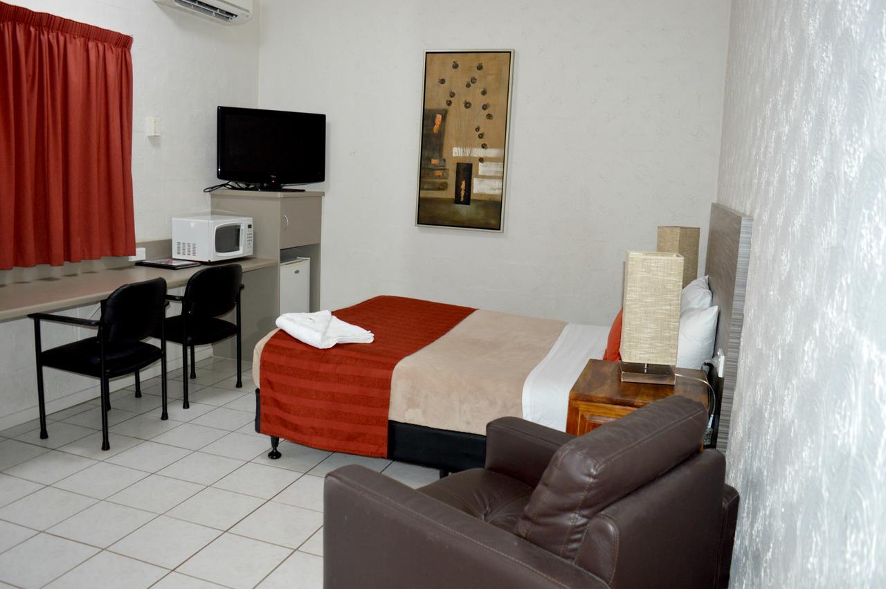 Mid City Motor Inn แกลดสตัน ภายนอก รูปภาพ