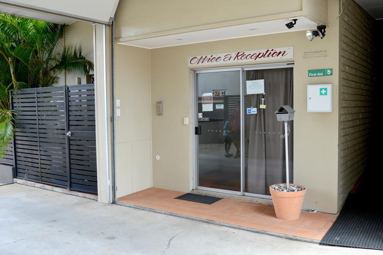 Mid City Motor Inn แกลดสตัน ภายนอก รูปภาพ